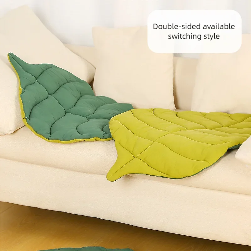 Cozy Leaf Cat Bed Mat